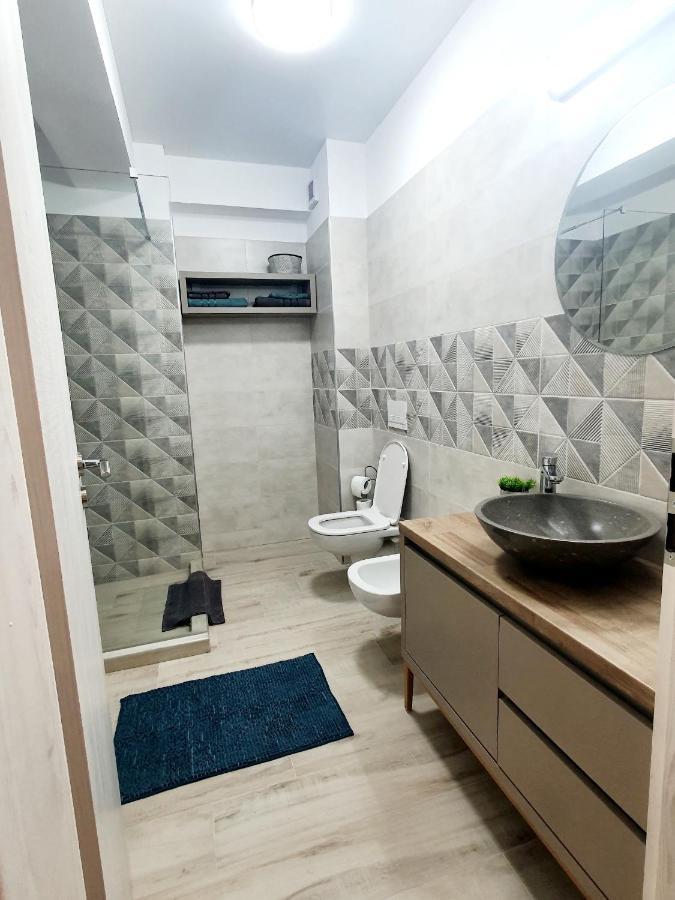 'Just Like Home' Apartment - With Private Parking Place Galati  Bagian luar foto