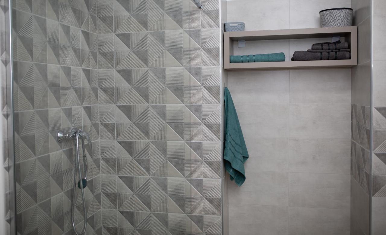 'Just Like Home' Apartment - With Private Parking Place Galati  Bagian luar foto