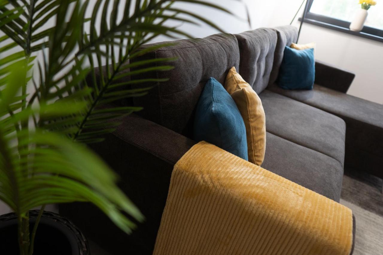 'Just Like Home' Apartment - With Private Parking Place Galati  Bagian luar foto