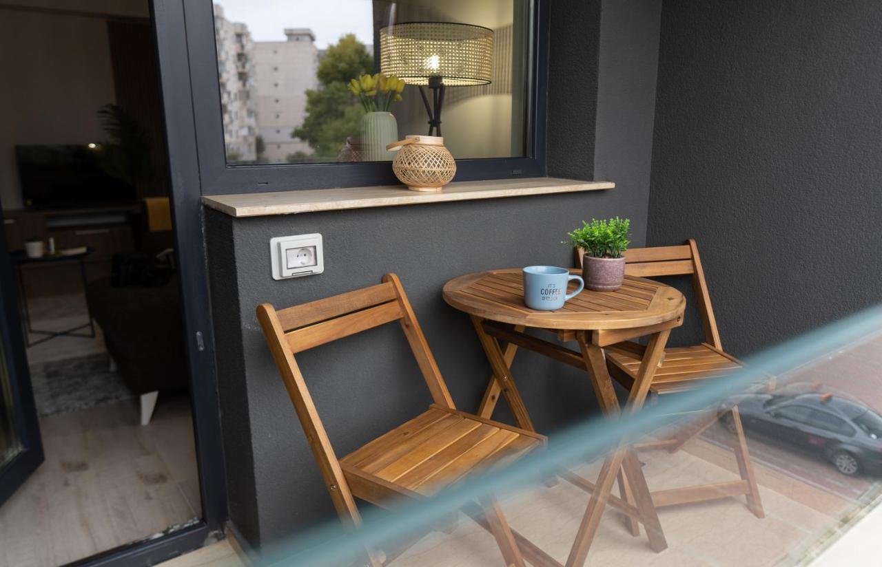 'Just Like Home' Apartment - With Private Parking Place Galati  Bagian luar foto