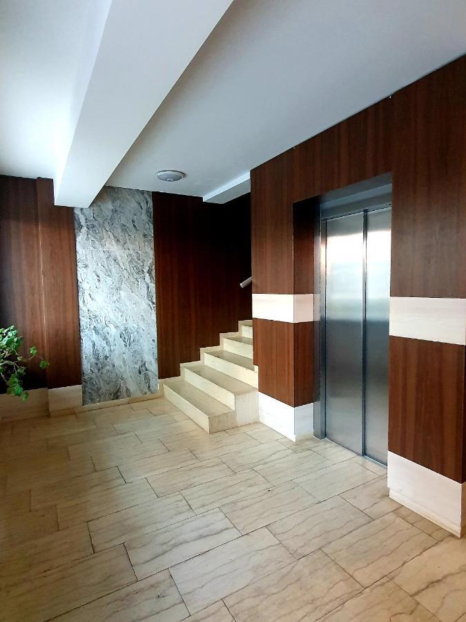 'Just Like Home' Apartment - With Private Parking Place Galati  Bagian luar foto